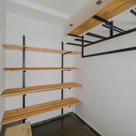 Dve Skije, Sisarka Kopaonik