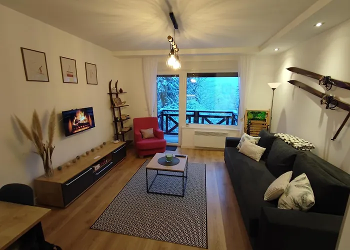 Dve Skije, Sisarka Διαμέρισμα *